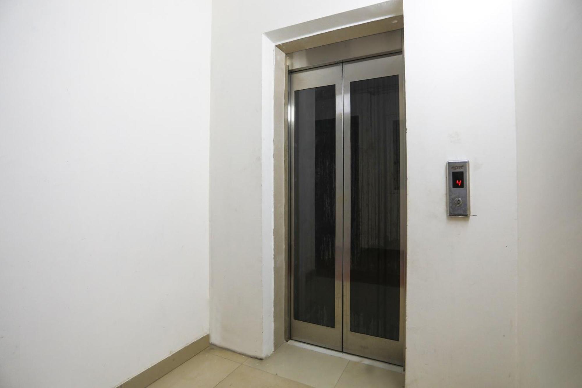 Hotel O Jsb Hotel 파리다바드 외부 사진