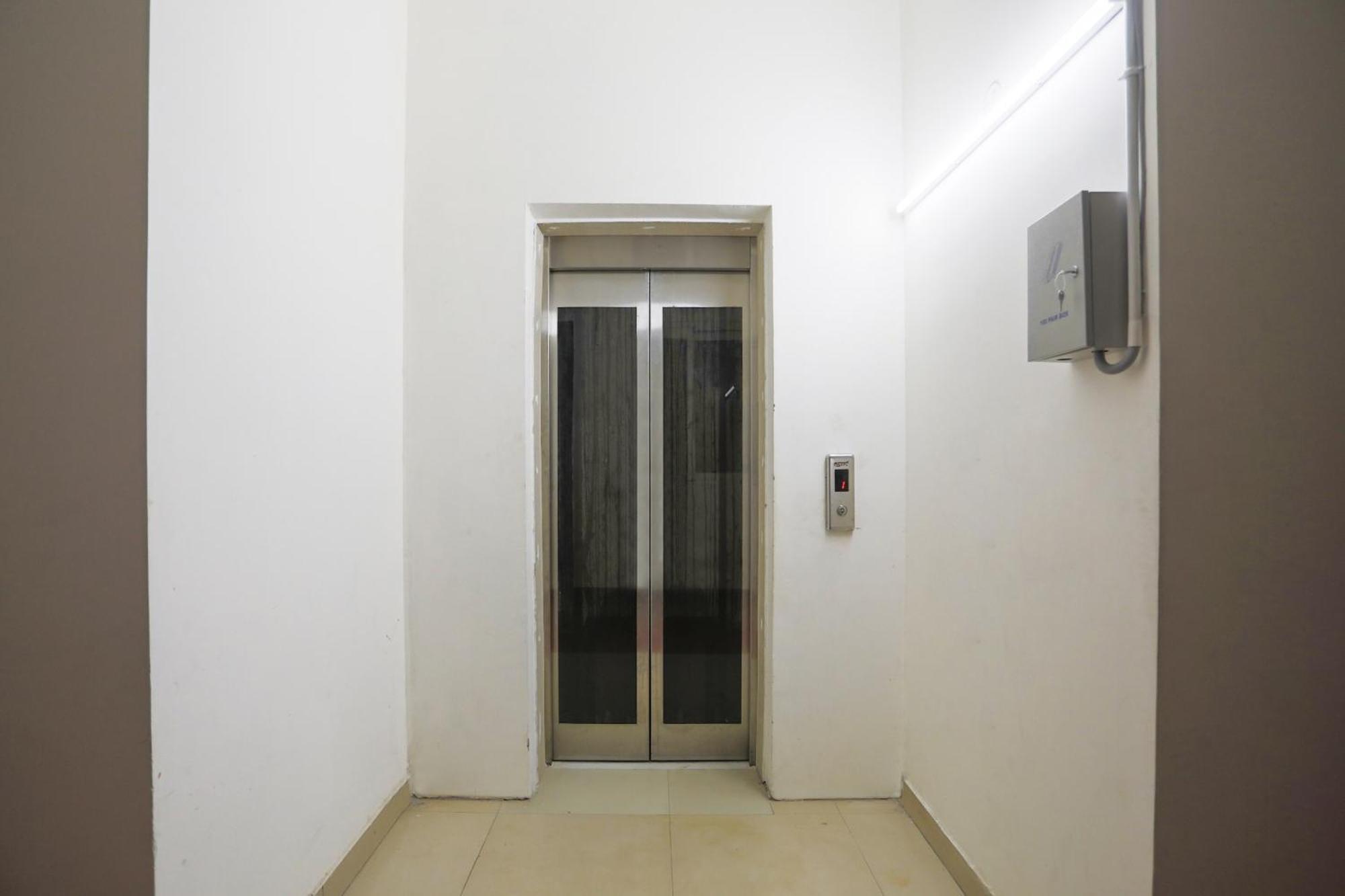 Hotel O Jsb Hotel 파리다바드 외부 사진