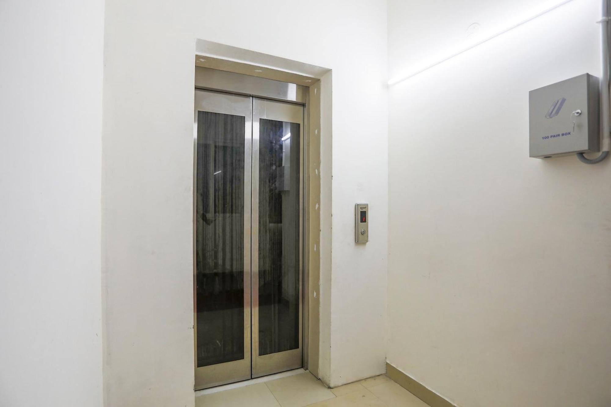 Hotel O Jsb Hotel 파리다바드 외부 사진
